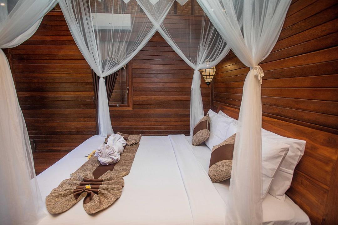 Photo of Others in Mushroom Bay