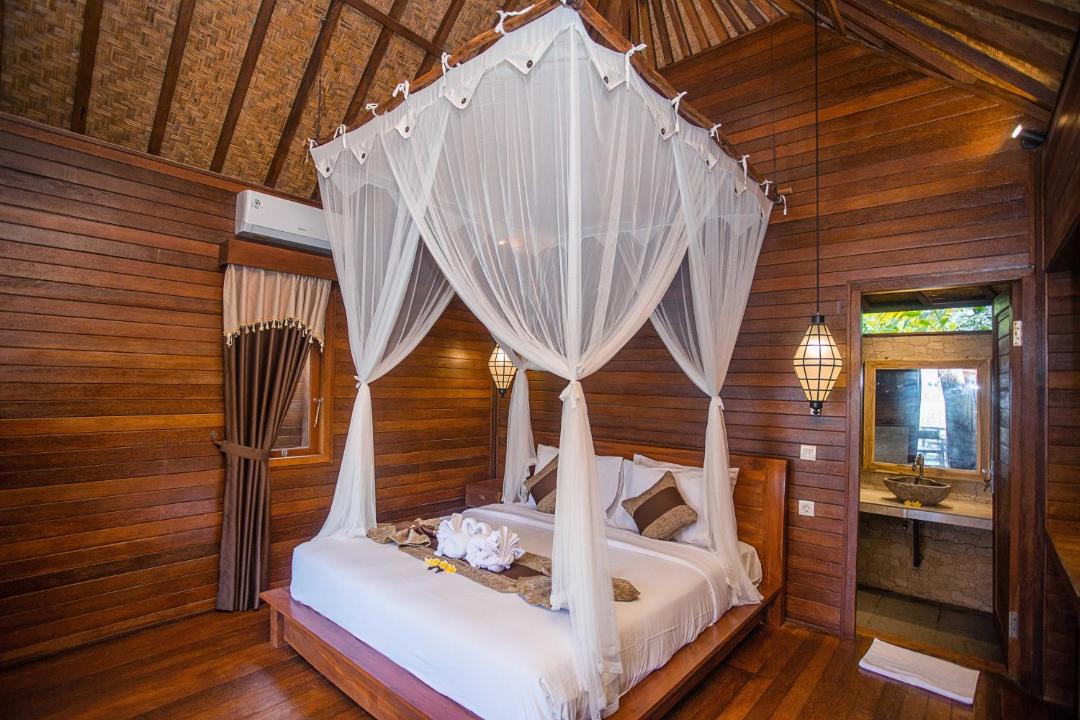 Photo of Others in Mushroom Bay