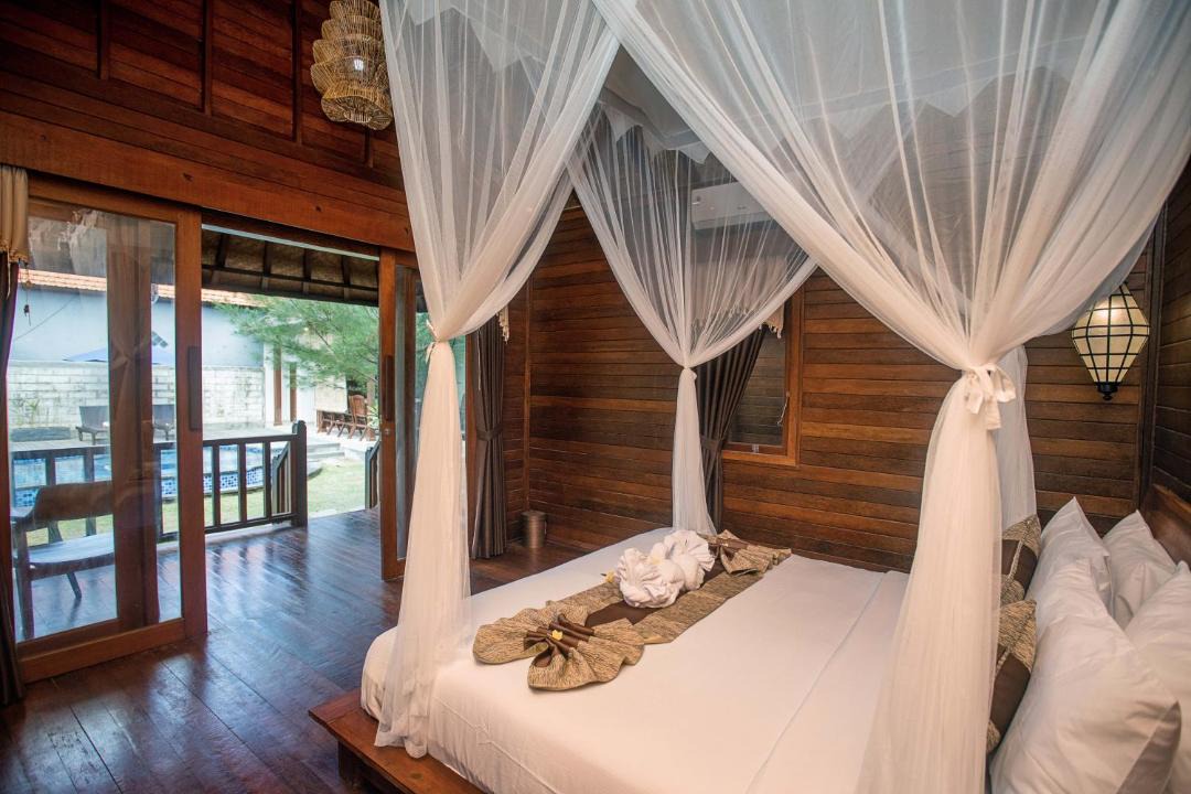 Photo of Others in Mushroom Bay