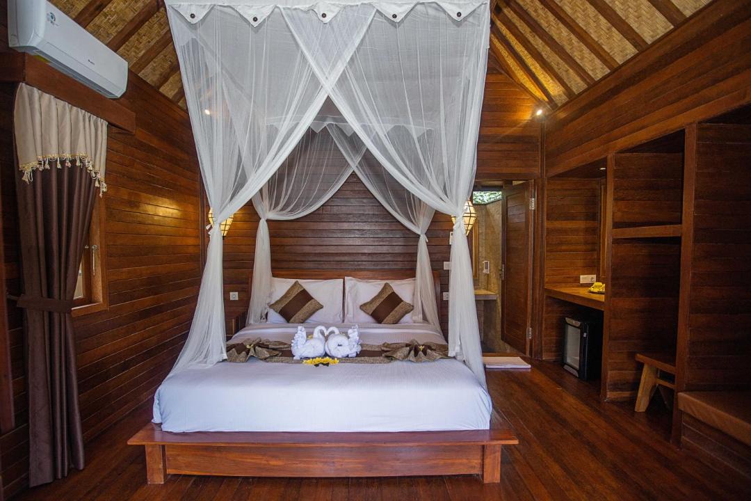 Photo of Others in Mushroom Bay