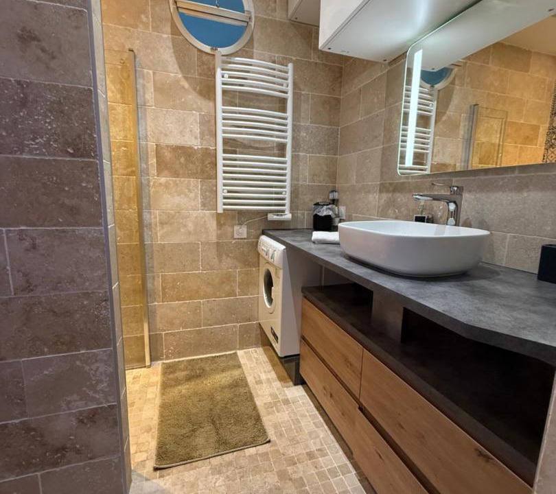 Photo of Bathroom in Chantilly