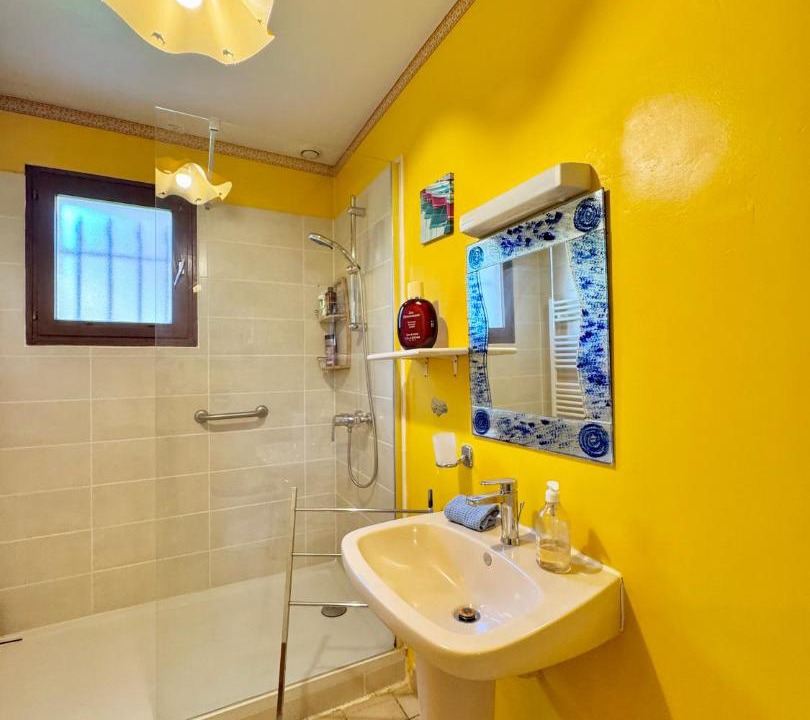 Photo of Bathroom in Chartres-de-Bretagne