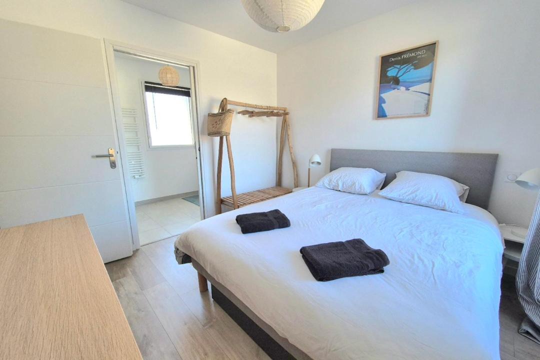 Photo of Bedroom in Saint-Coulomb