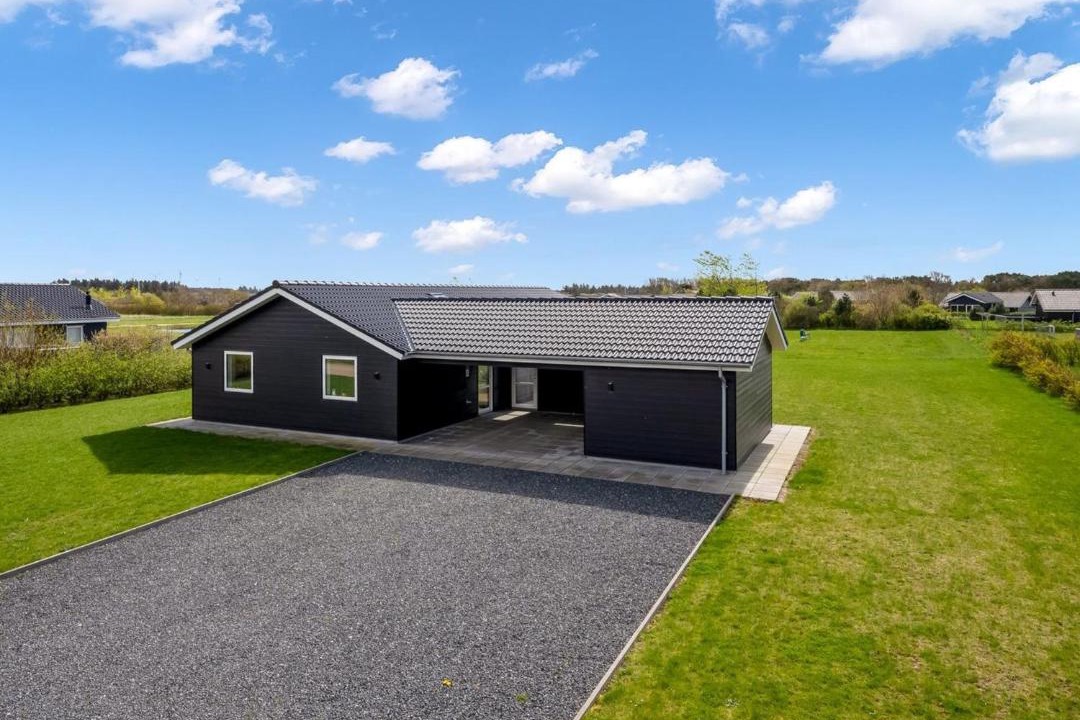 Photo of Others in Skaven Strand