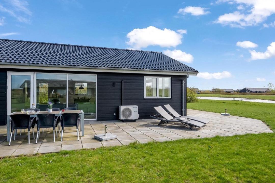 Photo of Others in Skaven Strand