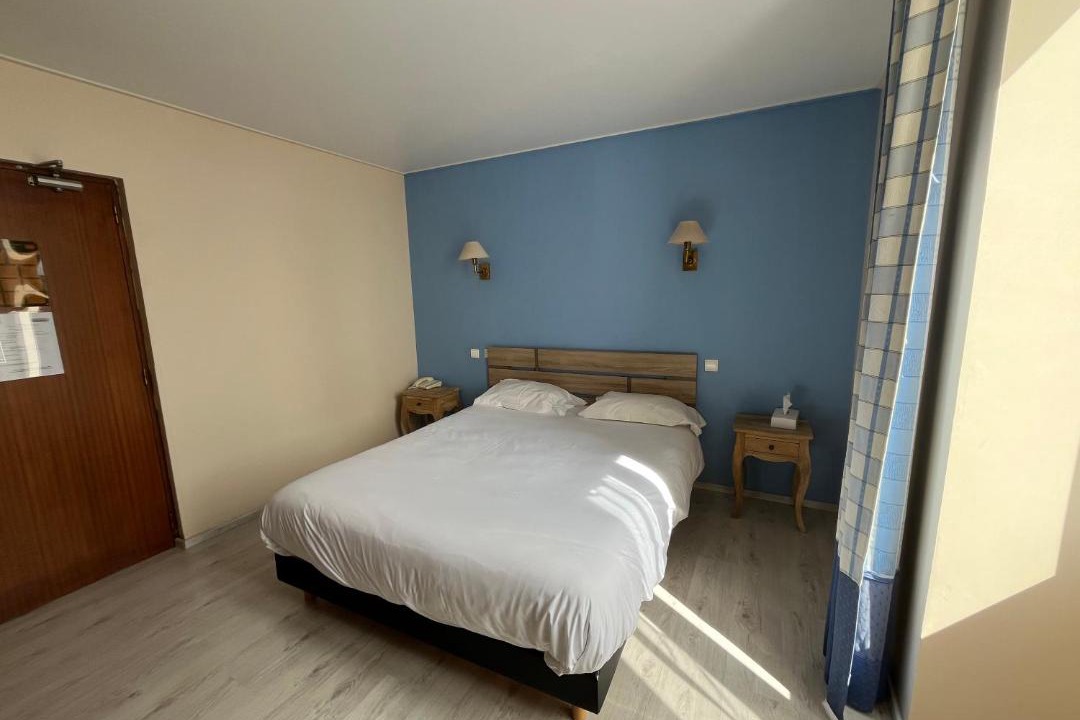 Photo of Bedroom in Sille-le-Guillaume