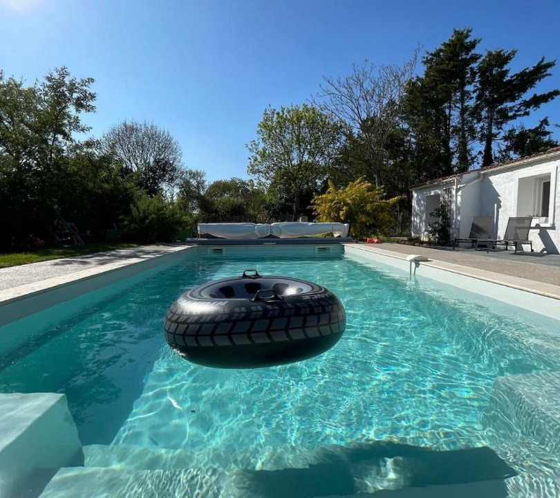 Photo of Others in Grues