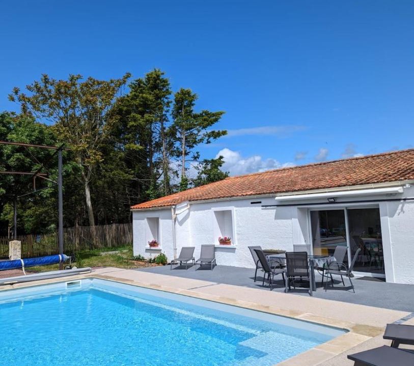 Photo of Others in Grues