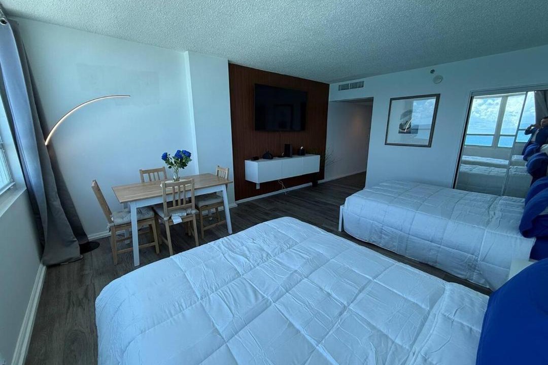 Photo of Others in Mid Beach