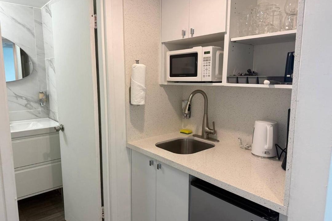 Photo of Others in Mid Beach