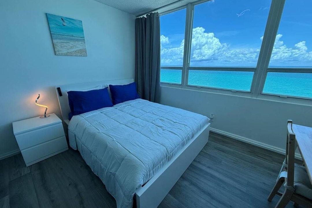 Photo of Others in Mid Beach