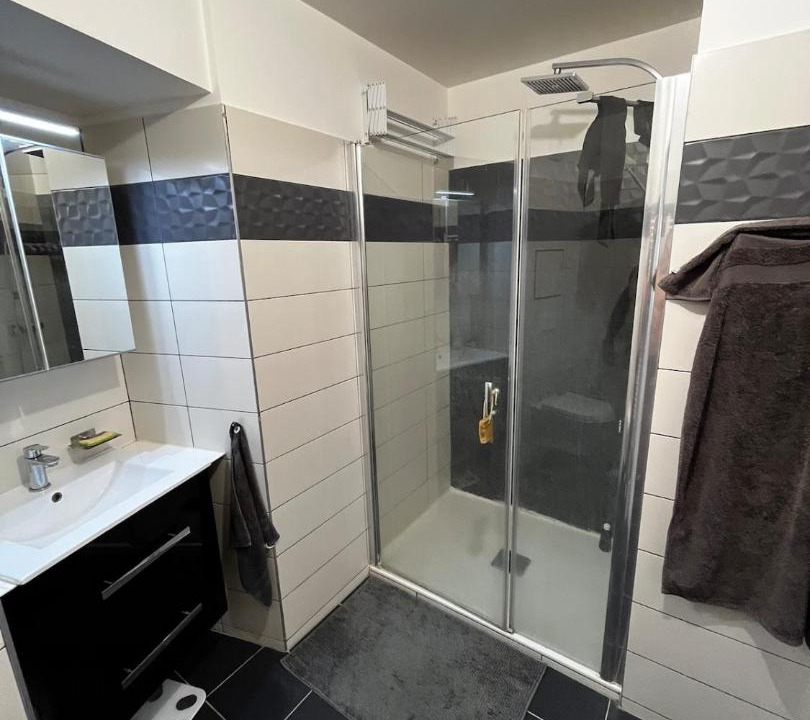Photo of Bathroom in Clamart