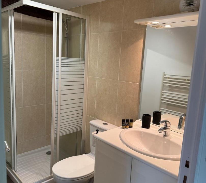 Photo of Bathroom in Septeuil