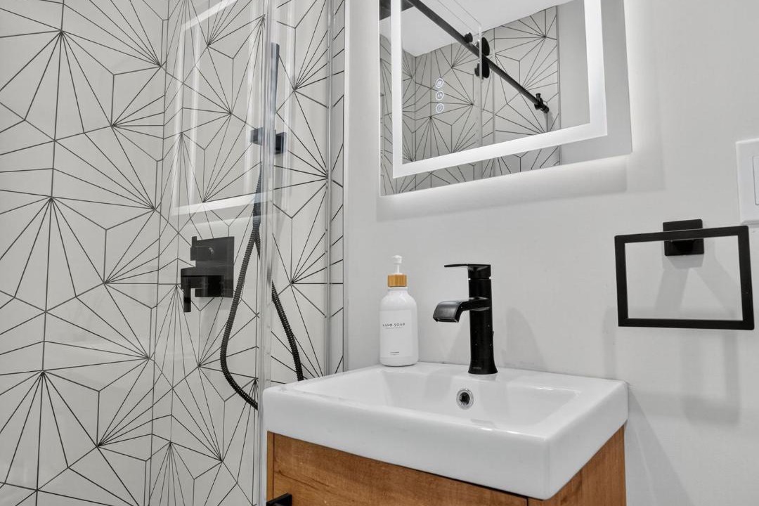 Photo of Bathroom in Magoun Square