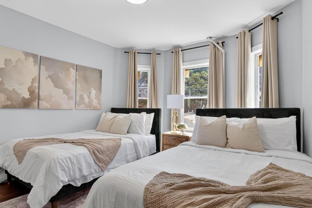 Photo of Bedroom in Magoun Square