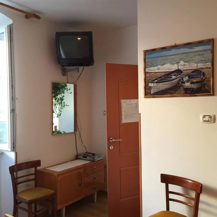Photo of Others in Cres