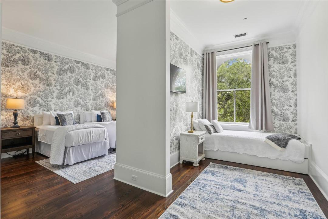 Photo of Bedroom in Historic District - North