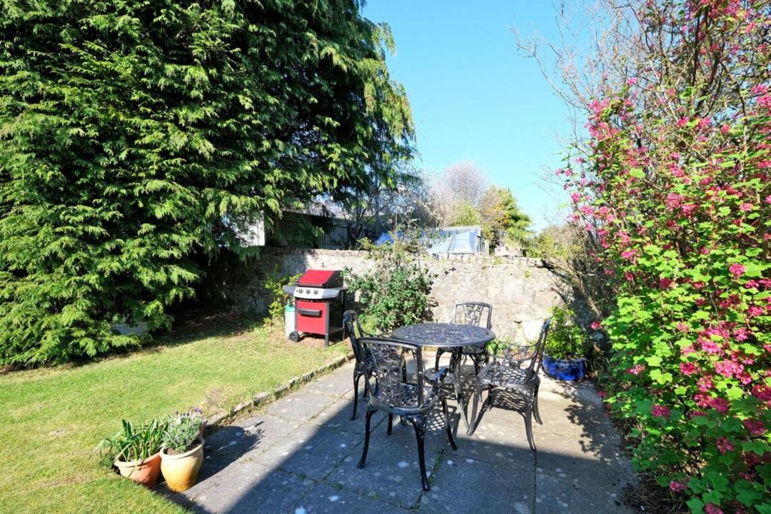 Photo of Others in Cults