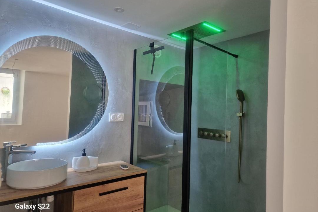 Photo of Bathroom in Saint-Sebastien-sur-Loire