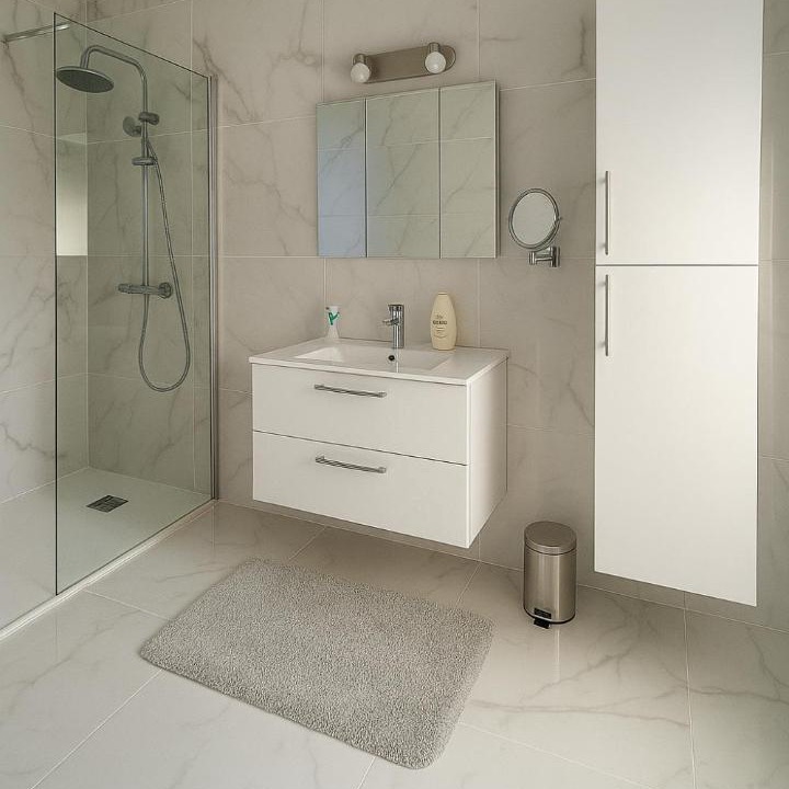 Photo of Others in Bords