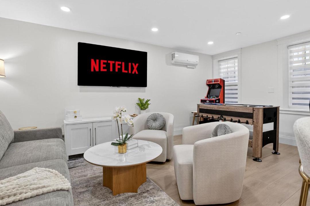 Photo of Others in Inman Square