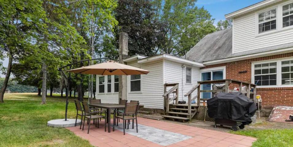 Photo of Others in Monroe