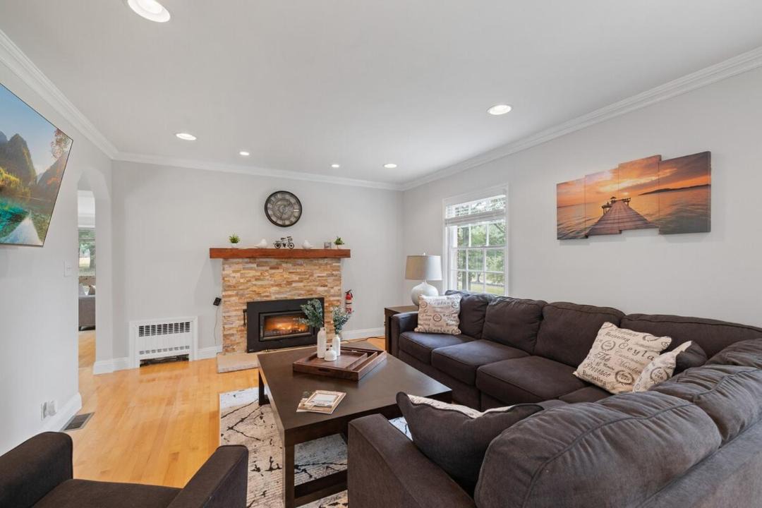 Photo of Others in Monroe