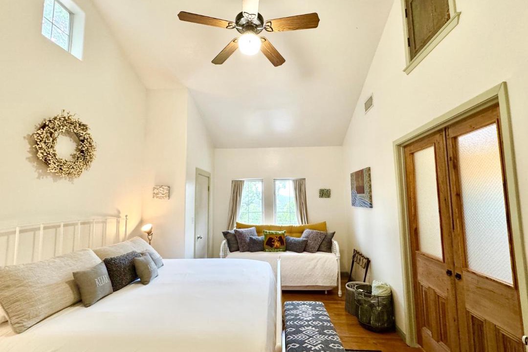 Photo of Bedroom in Cypress Banks