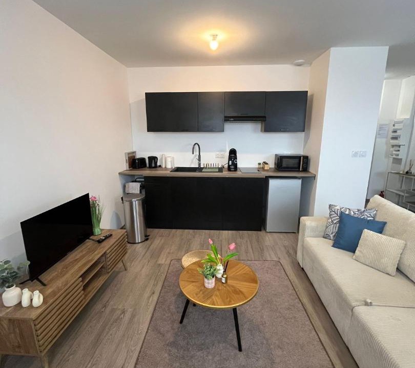 Photo of Others in Pia