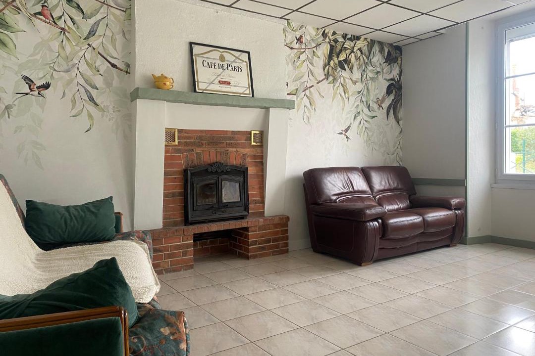 Photo of Livingroom in Saint-Hilaire-du-Bois