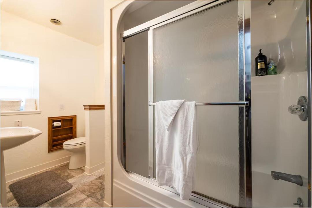 Photo of Bathroom in Haslet