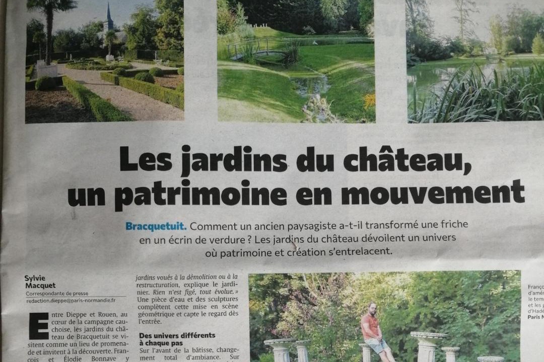 Photo of Others in Bracquetuit