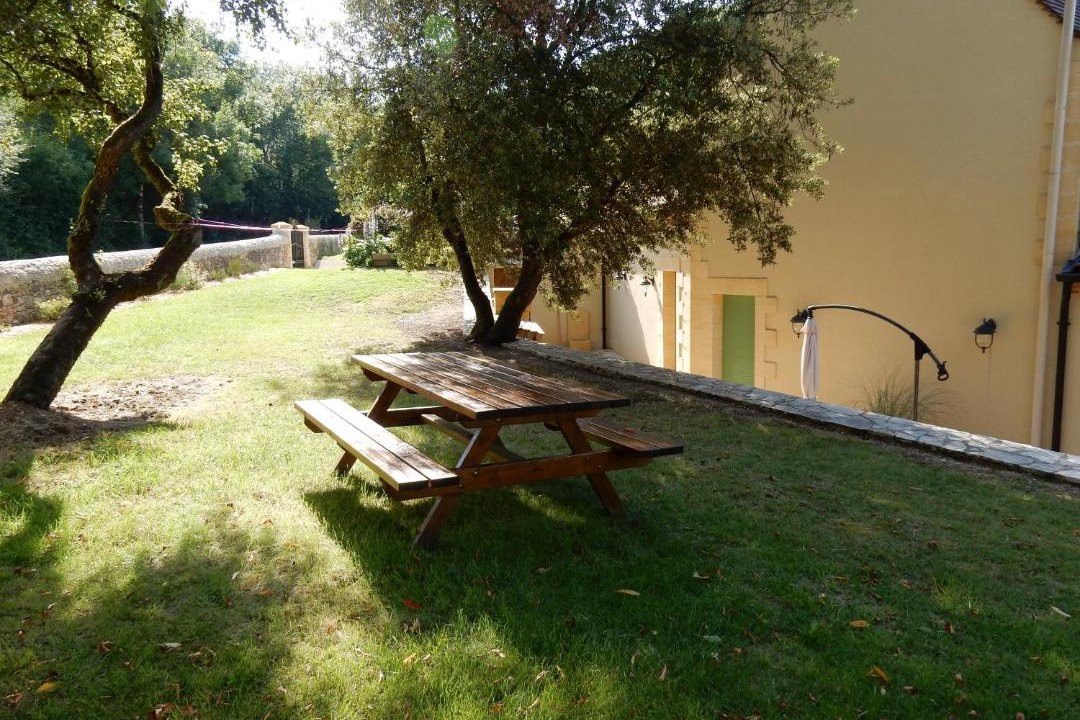 Photo of Others in Bezenac