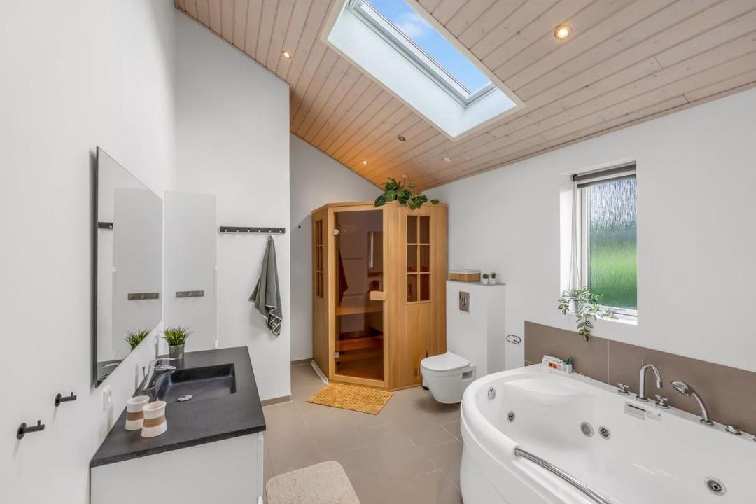 Photo of Bathroom in Hou