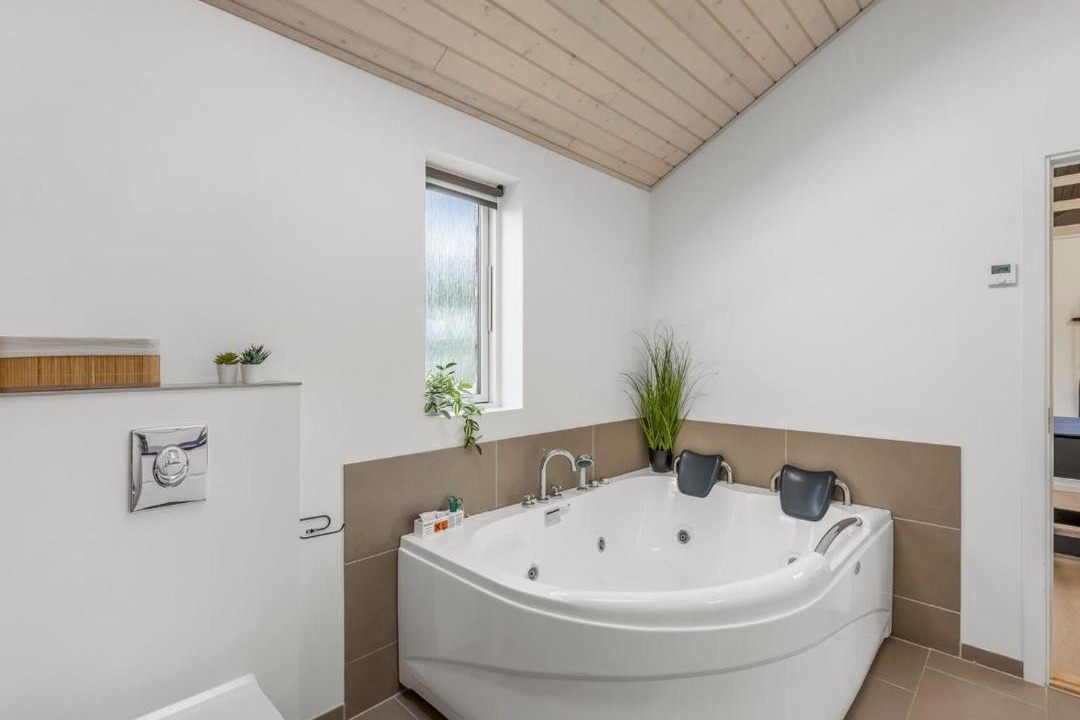 Photo of Bathroom in Hou