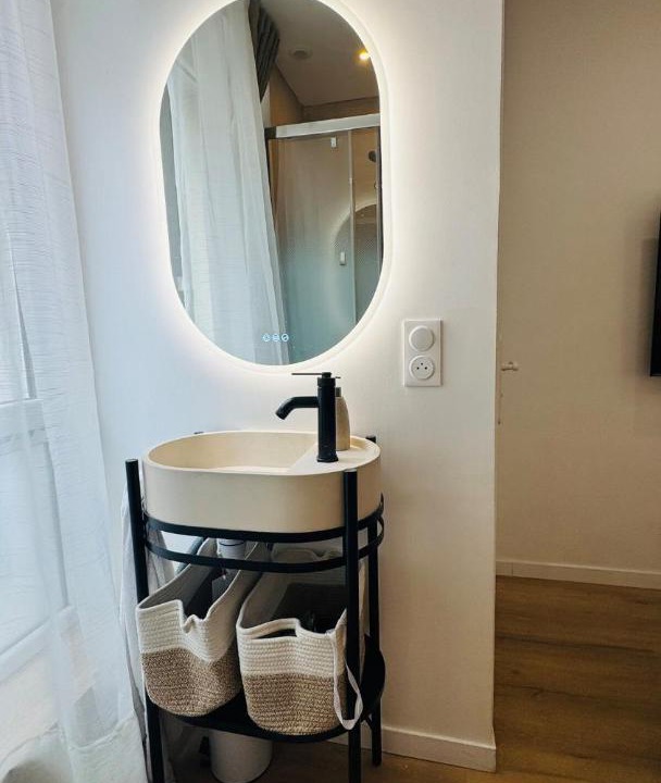 Photo of Bathroom in Quartier de la Chapelle