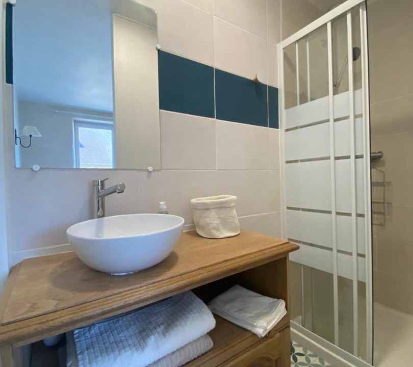Photo of Bathroom in Tredrez-Locquemeau