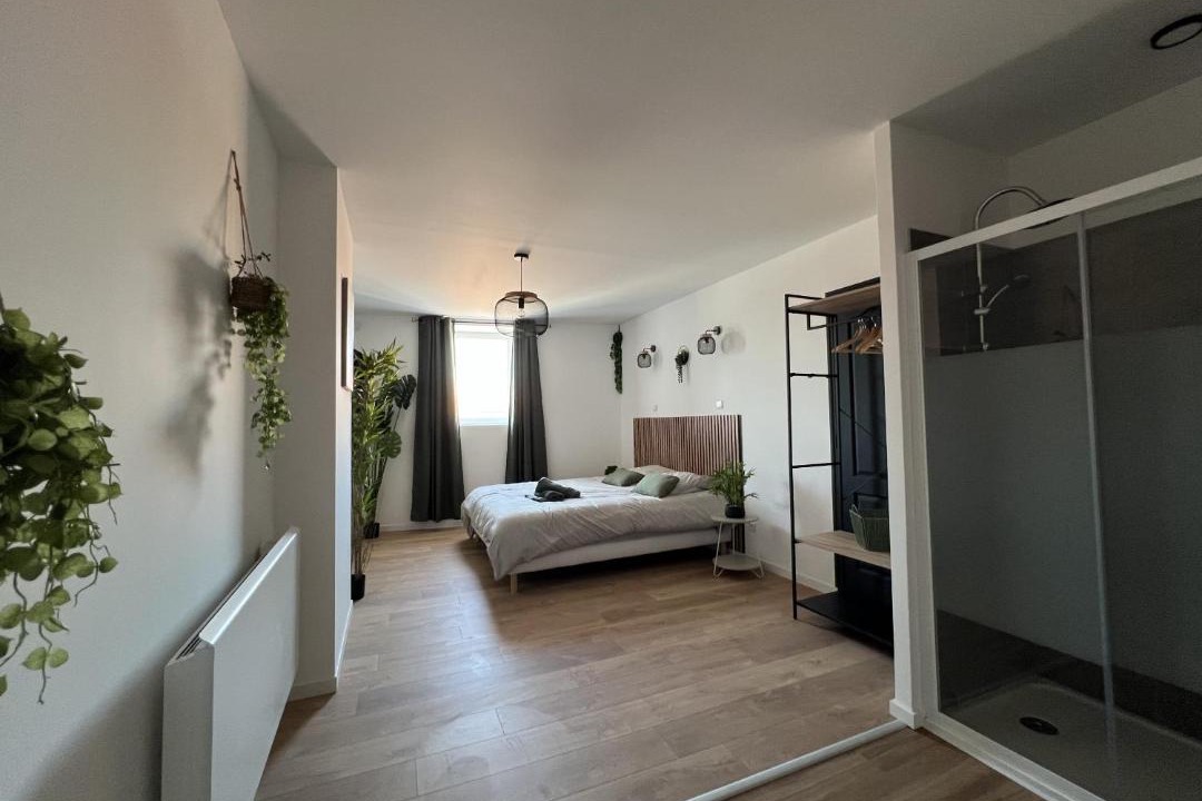 Photo of Bedroom in Lens