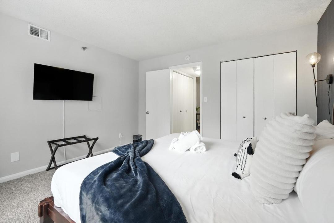 Photo of Bedroom in Crystal City