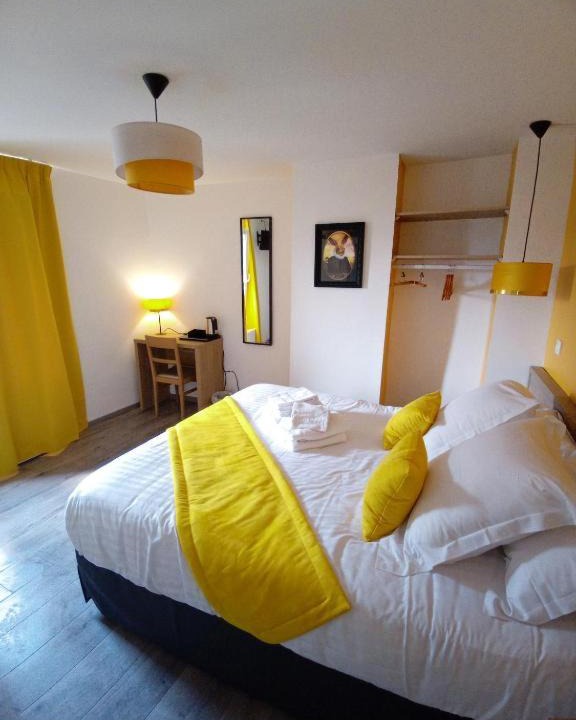 Photo of Bedroom in Montreuil-sur-Mer