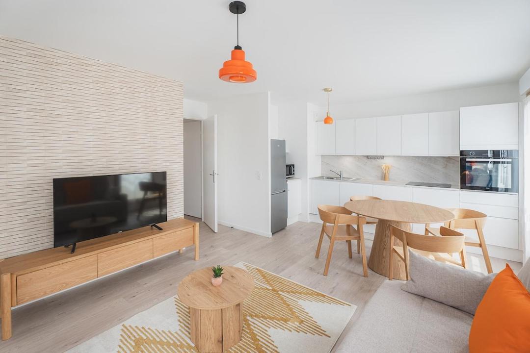 Photo of Others in Orly