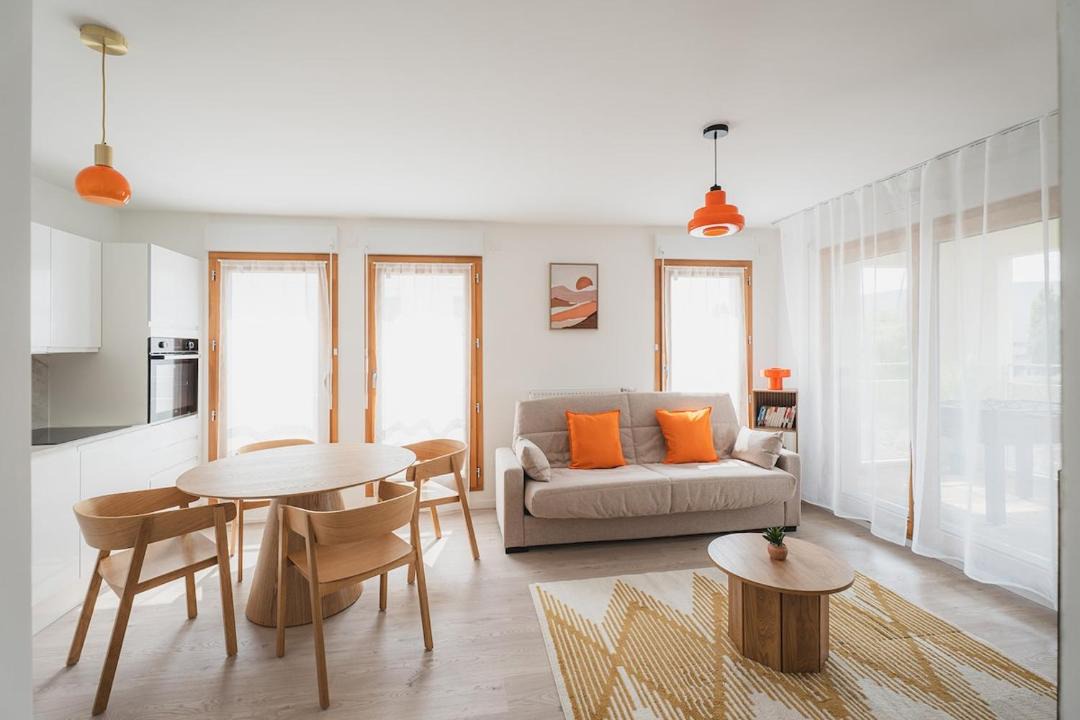 Photo of Others in Orly