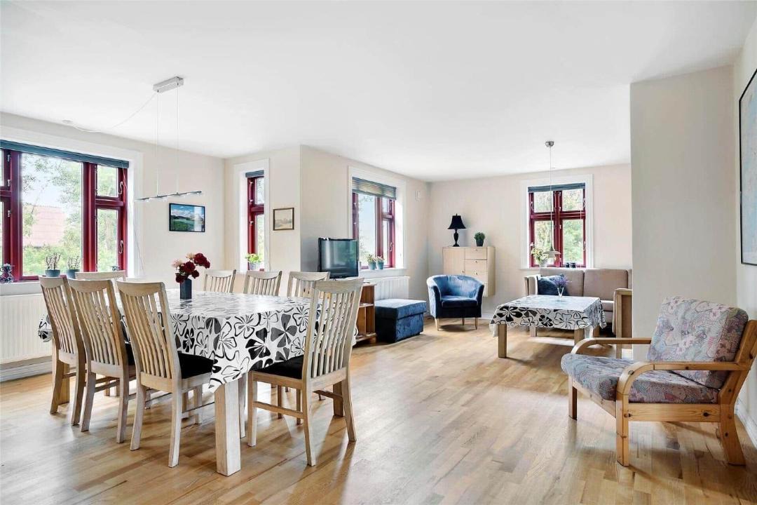 Photo of Others in ster Assels