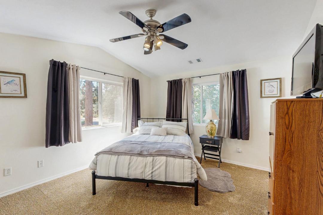 Photo of Bedroom in Chiloquin