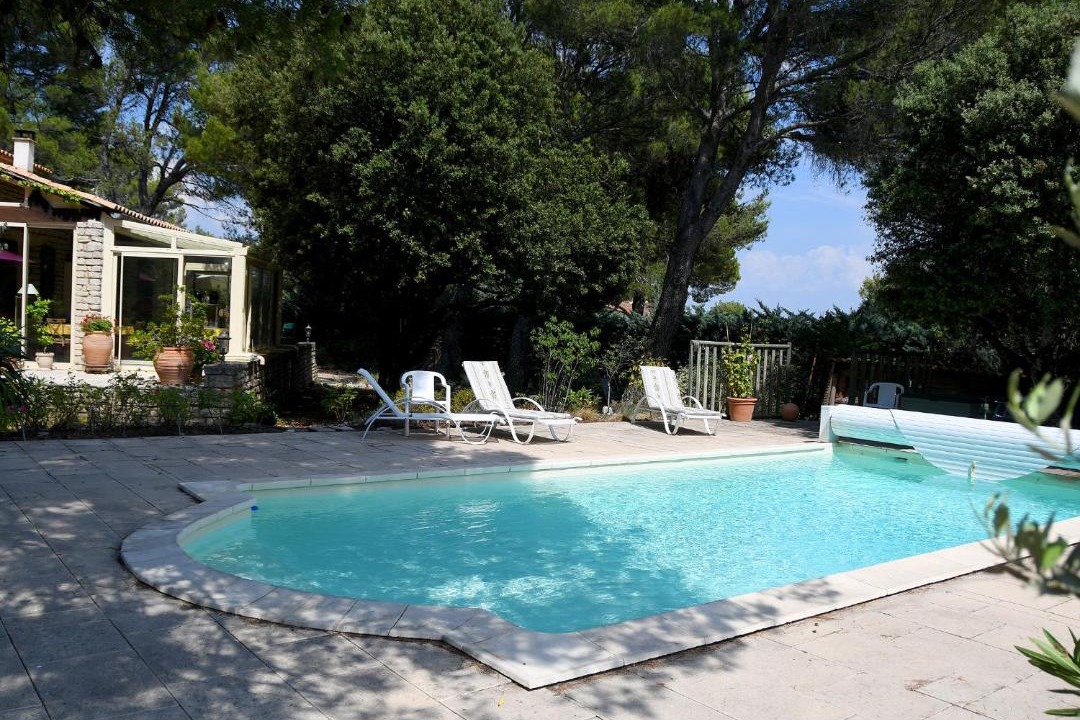 Photo of Others in Murs