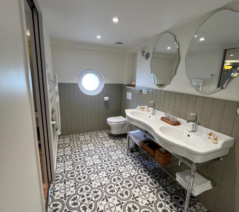 Photo of Bathroom in Hautvillers