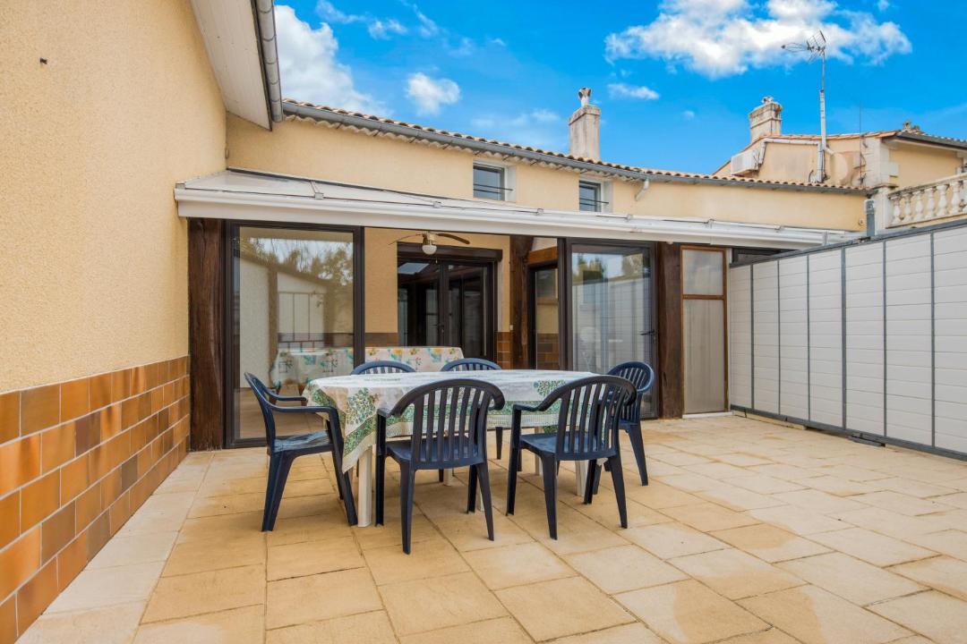 Photo of Patio Balcony in Saint-Seurin-de-Cadourne