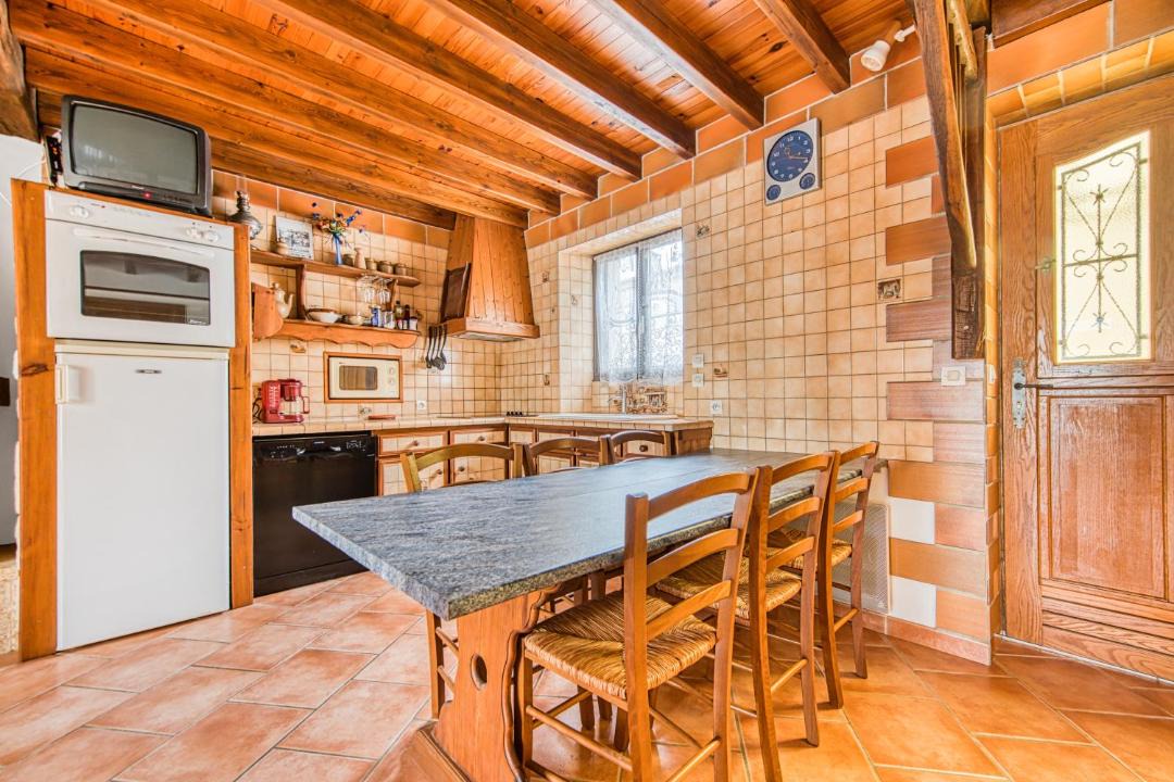 Photo of Kitchen in Saint-Seurin-de-Cadourne