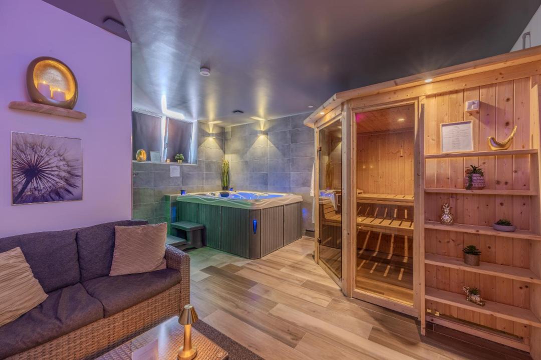 Photo of Others in Avelin