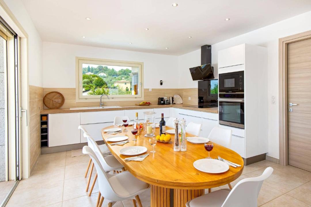 Photo of Kitchen in Saint-Cezaire-sur-Siagne